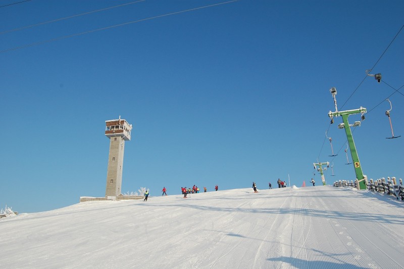 LY�A�SK� A SNOWBOARDOV� �KOLA KARAS�N