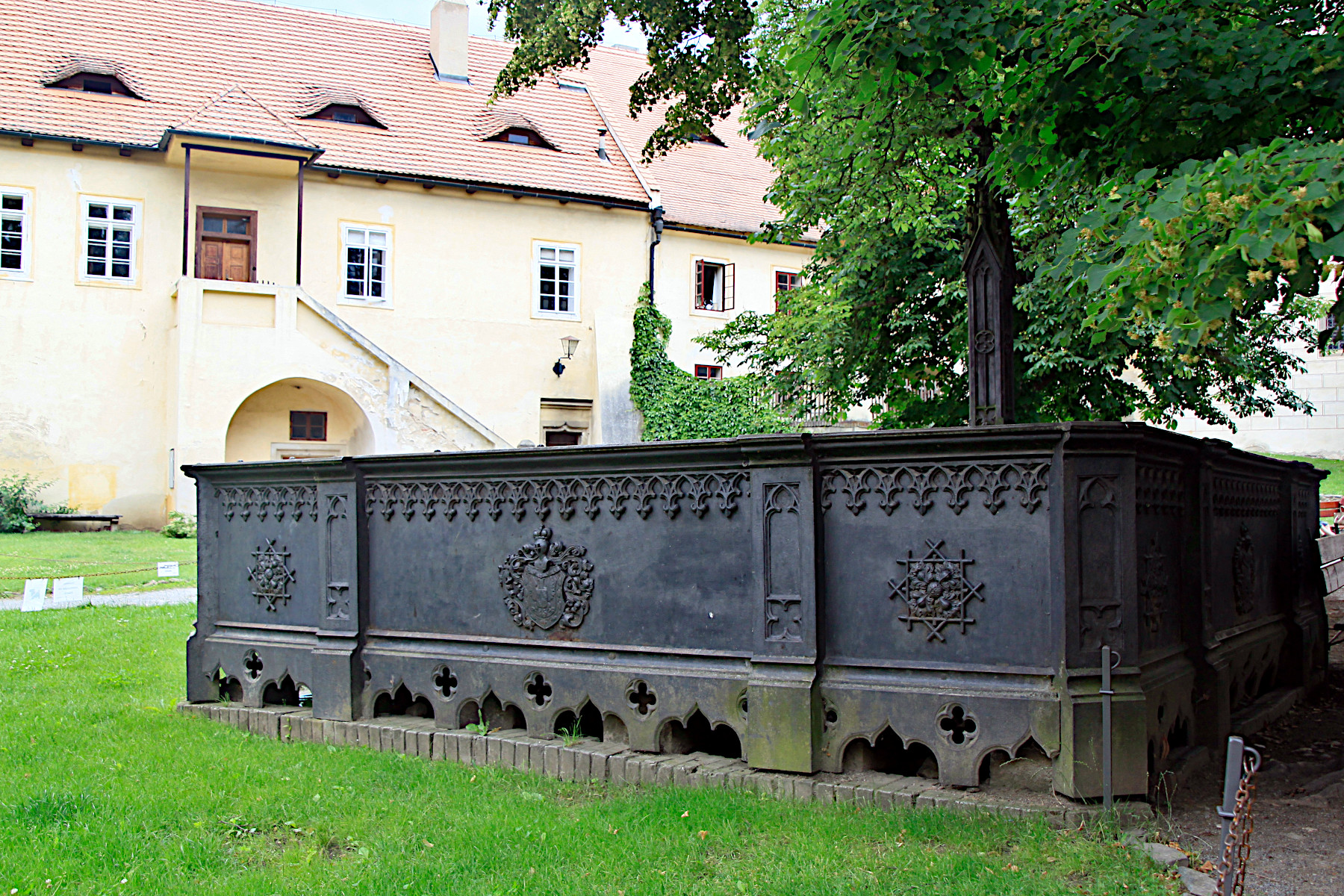 HRAD KŘIVOKLÁT (NKP)