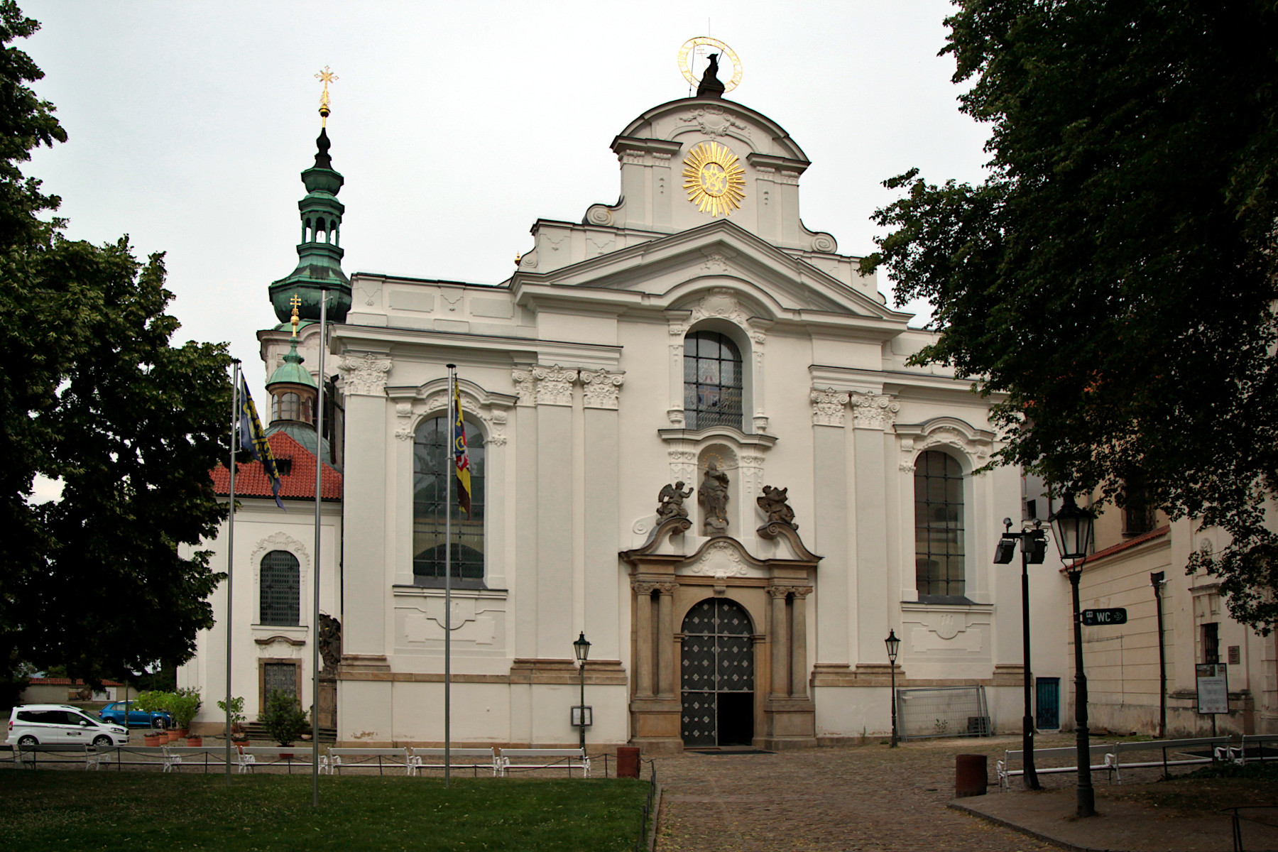 STRAHOVSKÝ KLÁŠTER – PRAHA HRADČANY