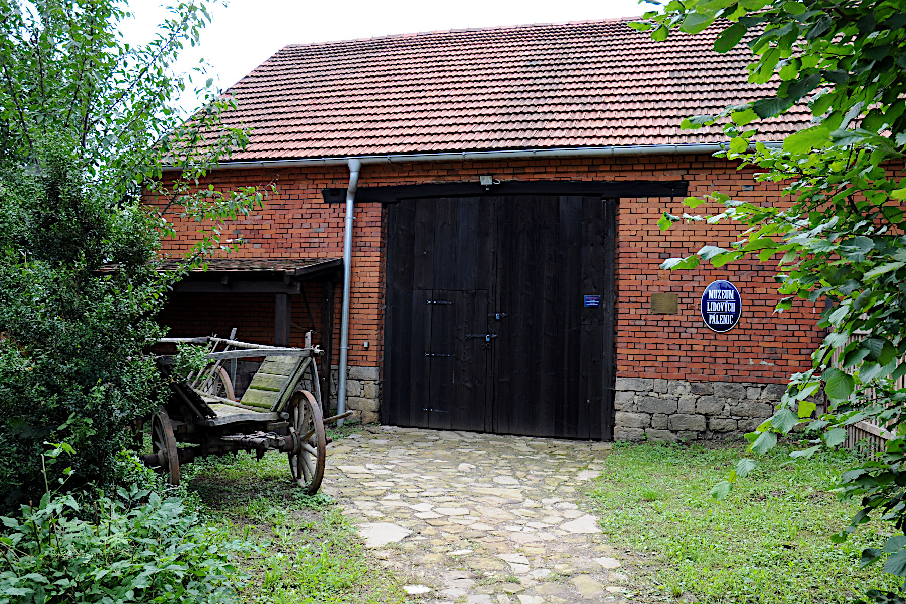 MUZEUM LIDOVÝCH PÁLENIC VLČNOV