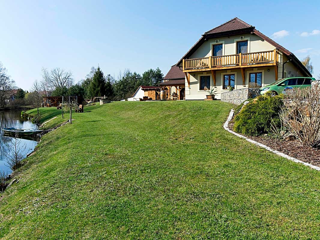 PENZION ROŽMBERK - LUŽNICE