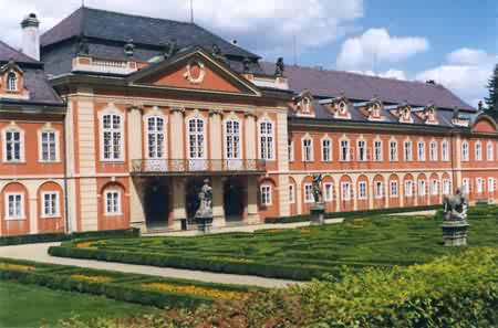 zámek Dobříš