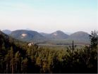 Krsn vyhldka  panorama zleva - Velk Jelen vrch, irok kmen, Ralsko, Kav skla, Koz hbet, Ostr, Dvn 
(klikni pro zvten)