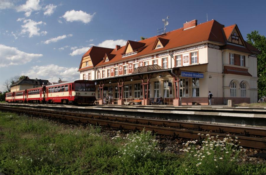 vlakov ndra Uhersk Hradit