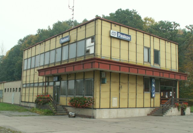 eleznin budova Paskov