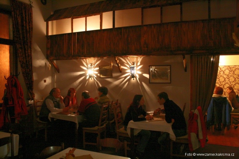 RESTAURACE ZÁMECKÁ KRČMA V PASKOVĚ